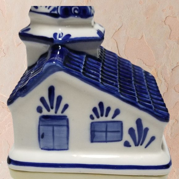 Delft Blue and White Ceramic Windmill Music Box with Revolving Metal Blades. - Picture 5 of 7